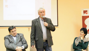 Poetul Lucian Avramescu a adus un elogiu femeii la Biblioteca Județeană ”Dinicu Golescu” Argeș