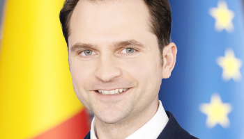 Frumușelul Sebastian Burduja a venit  la Pitești! De nu era campanie electorală, nici nu ateriza pe meleaguri argeșene