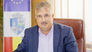 Primarul comunei Țițești, Gheorghe Savu: ”Parlamentarii noștri vin, doar să îi sprijinim cu voturi, și apoi votează împotriva noastră!”