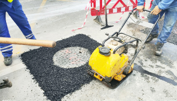 Servicii Edilitare pentru Comunitate Mioveni. Continuăm lucrările de întreținere și înfrumusețare a orașului!