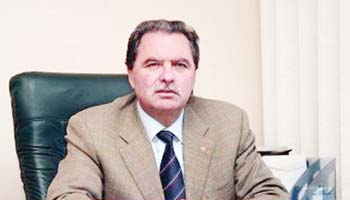Antonescu s-a dezis de colaborarea cu PSD, dar Nicolescu s-a distrat la banchetul liberalilor