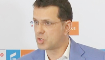 După ce a candidat de trei ori la Primăria Pitești, Ionuț Moșteanu spune: ”O treime din primăriile din România stau cu mâna întinsă la guvern să își plătească salariile”