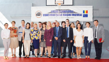 Mioveni: Premieră judeţeană- absolvenți angajați imediat cum au terminat școala