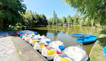 Odată cu începerea Simfoniei Lalelelor, zona  de agrement din Parcul Ștrand își reia activitatea!
