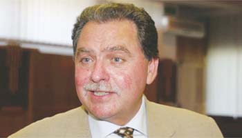 Nicolescu, intrigat de arestarea primarului de la Mărăcineni