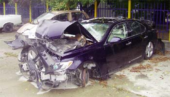 Autoturismul de lux al omului de afaceri Ştefan Lăzăroiu, făcut praf într-un accident de circulaţie