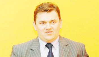 Doi fini în aceeaşi noapte pentru Ştefan Lăzăroiu