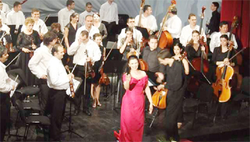 Regina Traviatei,  soprana Felicia Filip,  la Filarmonica Piteşti