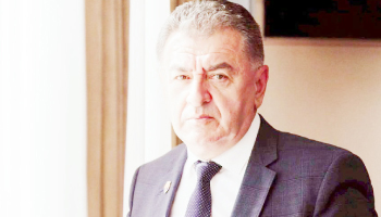 Asistații sociali care ocupă abuziv locuințele sociale din Pitești – în război cu primarul Cristian Gentea
