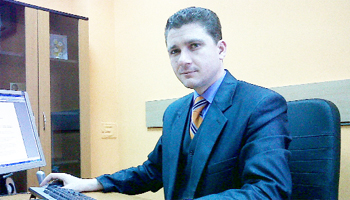 Nica de la Poştă, probabil un  suflet de telenovelistă închis în trup de director. PDL-ist…
