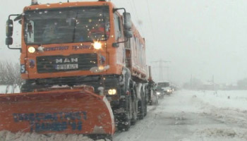 Deși a fost schimbată șefa de la Drumuri Județene,  licitațiile pentru deszăpezire  se țin în noiembrie. Cu contestațiile, s-ar putea atinge… primăvara