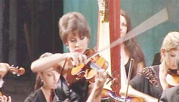 Două viori de aur la Filarmonica Piteşti: Cristina Anghelescu şi Ioana Goicea