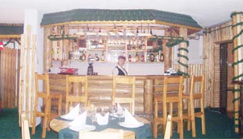 Hanul Românesc şi-a deschis porţile