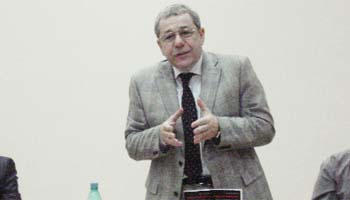 ,,Sânge şi carne de om” – a doua carte lansată de Doru Viorel Ursu în Argeş