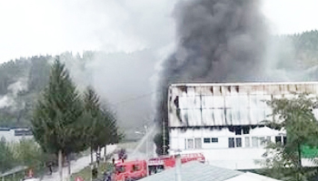La șapte ani de la izbucnirea incendiului de pe fosta platformă ARO, continuă să fie depozitate peste 1.500 tone de deșeuri