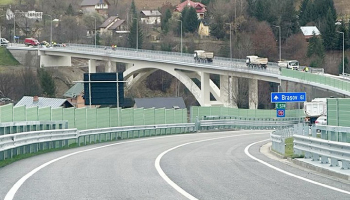 Primul pod metalic în arc de cerc cu calea de rulare la partea superioară din România ar putea fi finalizat până la sfârșitul lunii