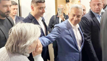 Călin Georgescu – mesaj din desene animate la ieșirea de la semnarea controlului judiciar!