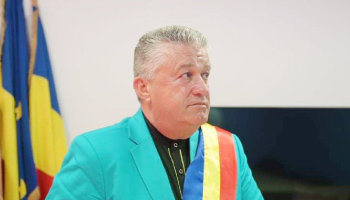 Primarul de la Băbana, Bebe Ivan:  ”Desființați consilierii personali ai primarilor!  Ce să facă, să-i ajute să treacă strada?”