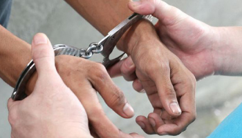 Se întâmplă la Pitești! Polițiștii au prins un traficant de heroină în timp ce acesta își vindea marfa