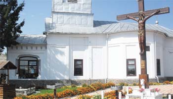 Sute de credincioşi sunt aşteptaţi duminică, 11 septembrie, la resfinţirea Bisericii „Sf. Nicolae” din Călineşti