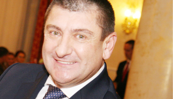 Și politică, da` și afaceri! Firma familiei liberalului Alecsei bate, în luptă dreaptă, Universitatea de Medicină și Farmacie din București