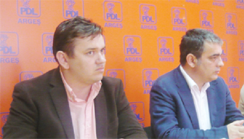 Mircea Andrei şi Ştefan  Lăzăroiu au sponsorizat Campionatul de Handbal de la Tigveni