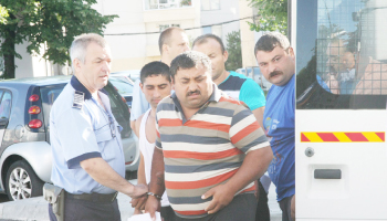 În fața instanței, un martor s-a luat  de unul dintre „stăpânii” săi din Berevoești „Mai ții minte când i-ai bătut! Nu mai știi?”