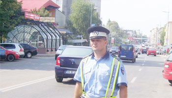 Poliţia Locală a avertizat, deocamdată, pietonii. Urmează, aşa cum este şi normal, amenzile!
