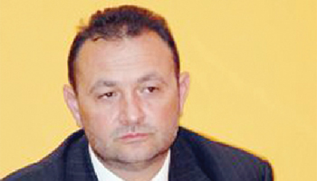 Deputat  Cătălin Teodorescu:  Timbrul de mediu pe care  guvernul USL dorește să îl  introducă nu favorizează  industria autohtonă de profil, ci încurajează importul  de autoturisme second-hand