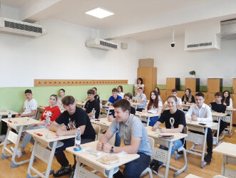 Elevii de clasa a VIII-a încheie cursurile vineri, 12 iunie