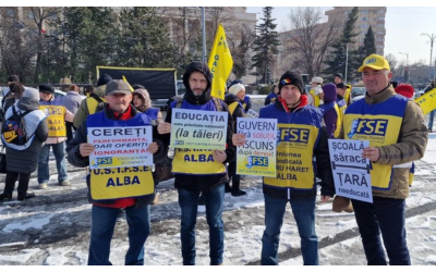 Chiar dacă dascălii protestează, norma didactică rămâne de 20 de ore pe săptămână!