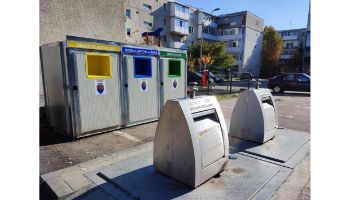 Primăria Municipiului Pitești continuă instalarea insulelor destinate deșeurilor reciclabile în cartierul Prundu