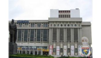 100.000 de euro – suma pe care Teatrul  ”Al. Davila” trebuie să o plătească angajaților concediați abuziv