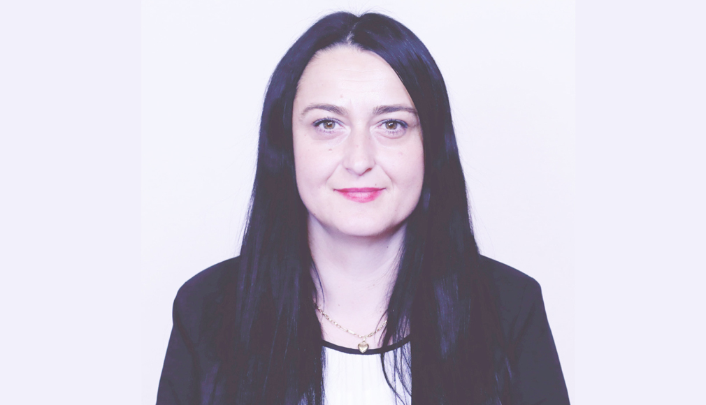 Cristina Butura, din nou în gura urmăritorilor de pe Facebook. Vrea alegeri anticipate!