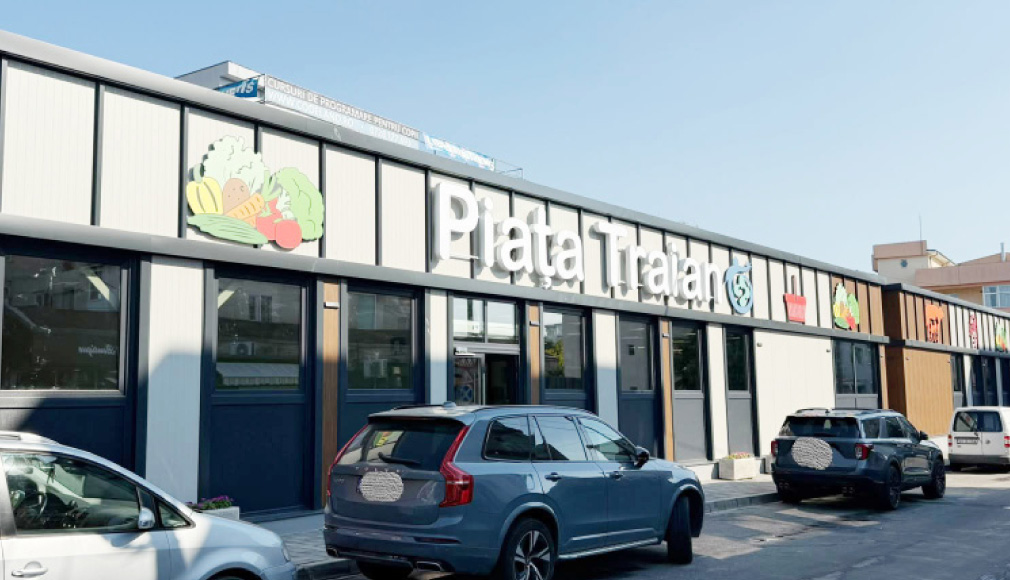 Piața Traian a fost reabilitată  și modernizată. Și arată superb!
