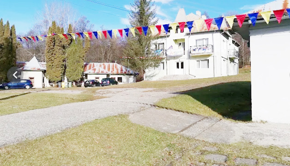 Taberele școlare, uitate în paragină